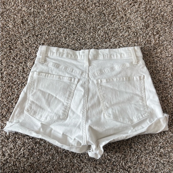 Express Shorts - Picture 2 of 3